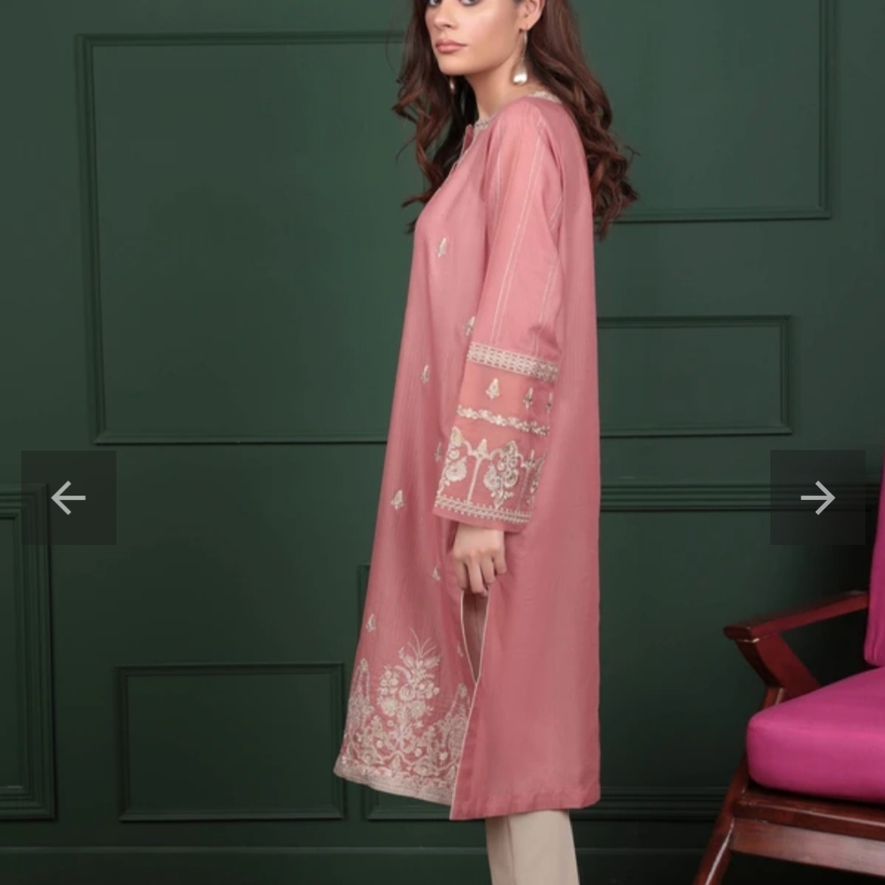 Elegant Pink Embroidered Women's Kurta - Picture 3 of 9